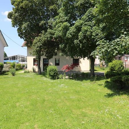 Maple Place Велика Горица Екстериор снимка